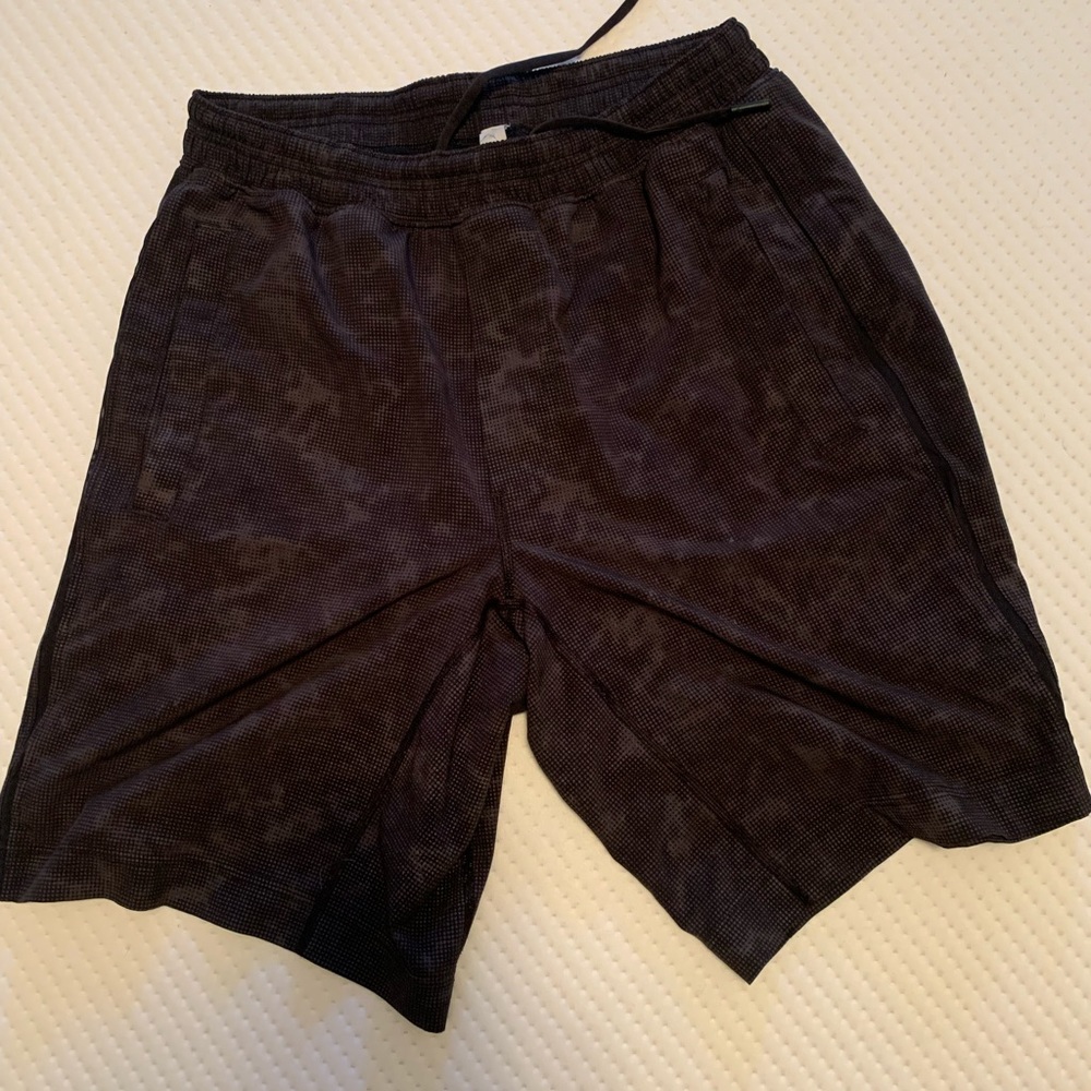Lululemon PaceBreaker short, sz M